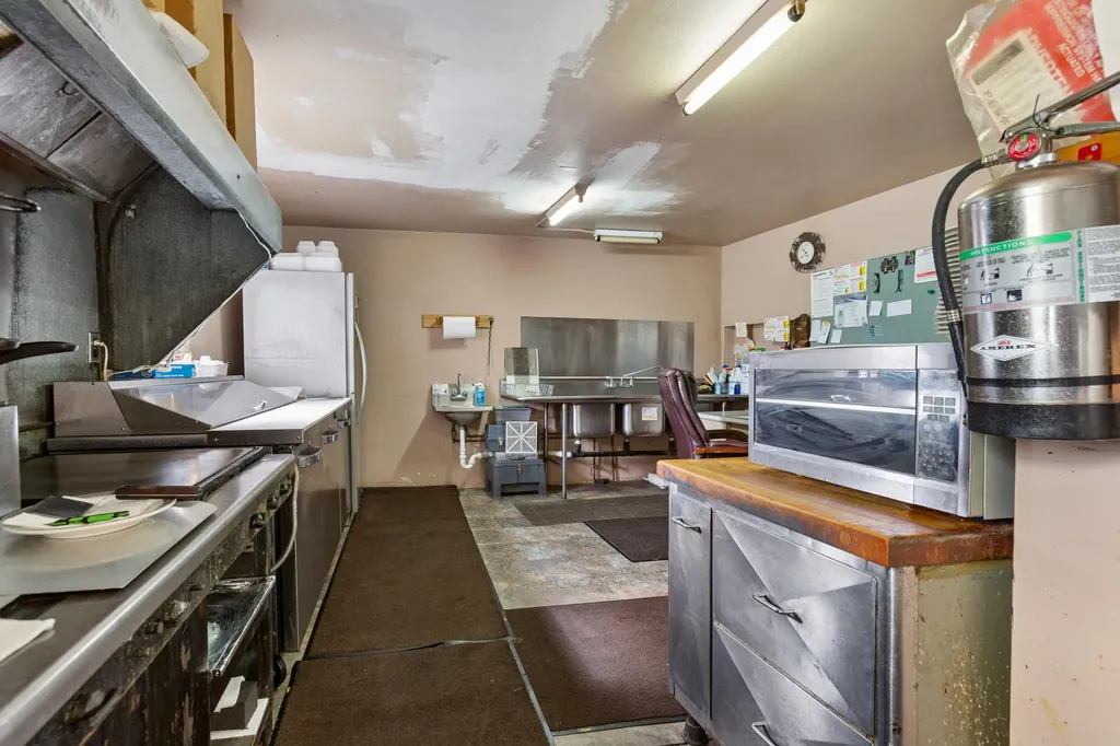 202 U.s. 12 Galien Village MI 49113
