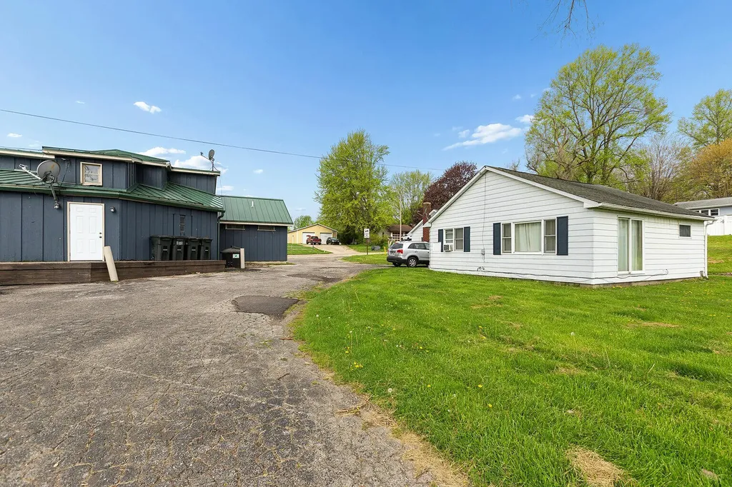 202 U.s. 12 Galien Village MI 49113