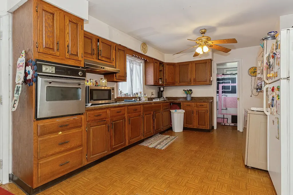 202 U.s. 12 Galien Village MI 49113
