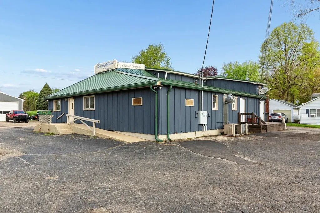 202 U.s. 12 Galien Village MI 49113