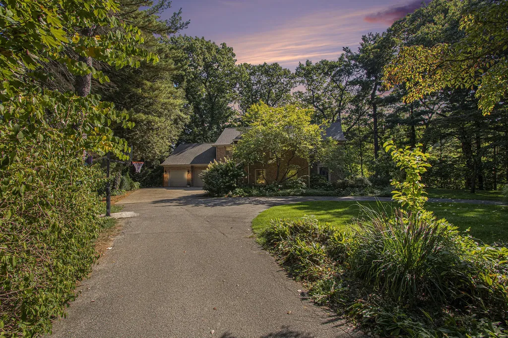 2837 Washington Avenue St. Joseph Charter Township MI 49085