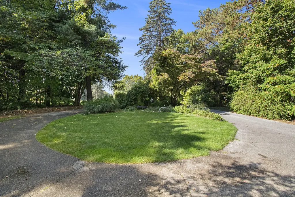 2837 Washington Avenue St. Joseph Charter Township MI 49085