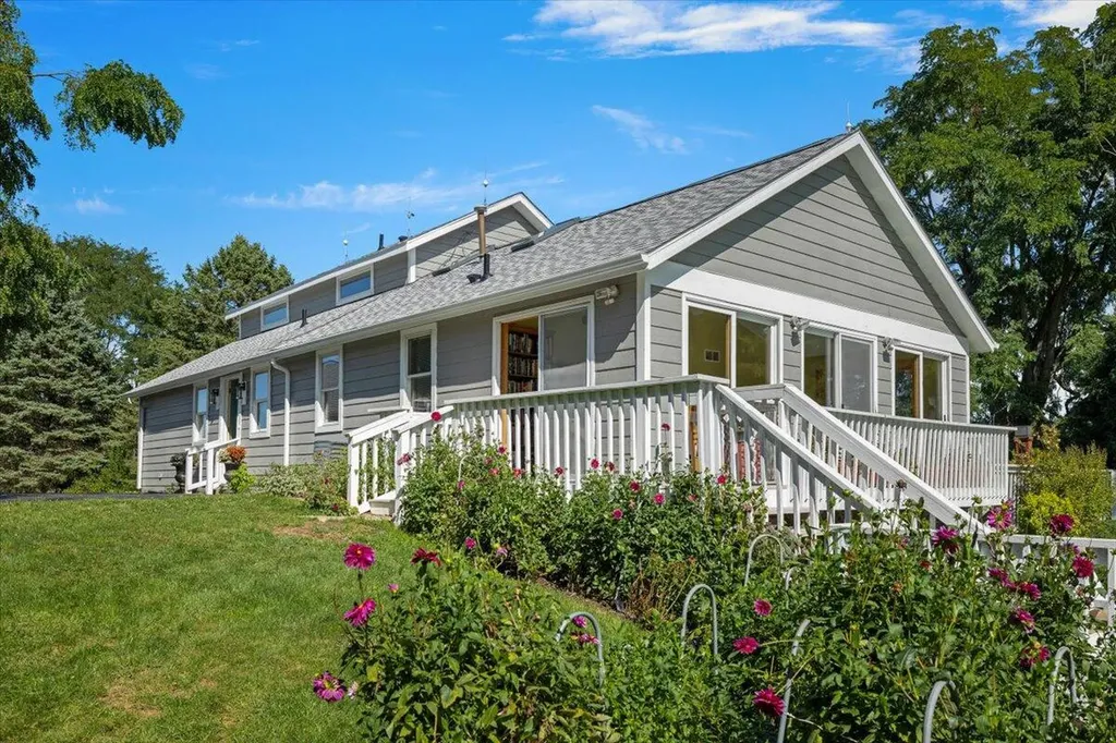 19196 Cleveland Avenue Galien Township MI 49113