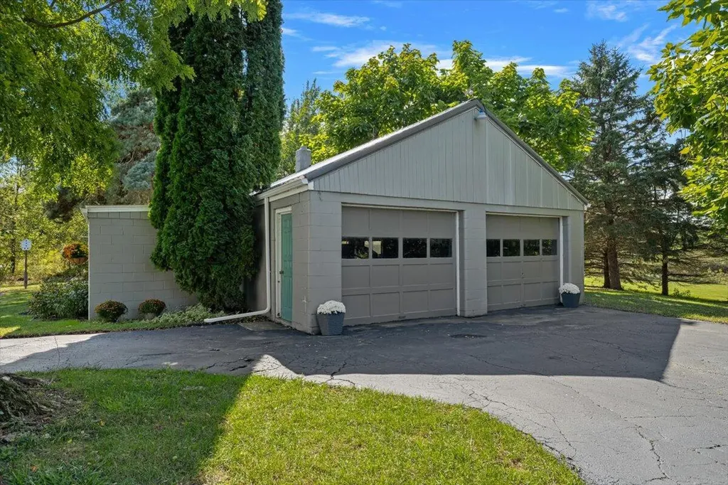 19196 Cleveland Avenue Galien Township MI 49113