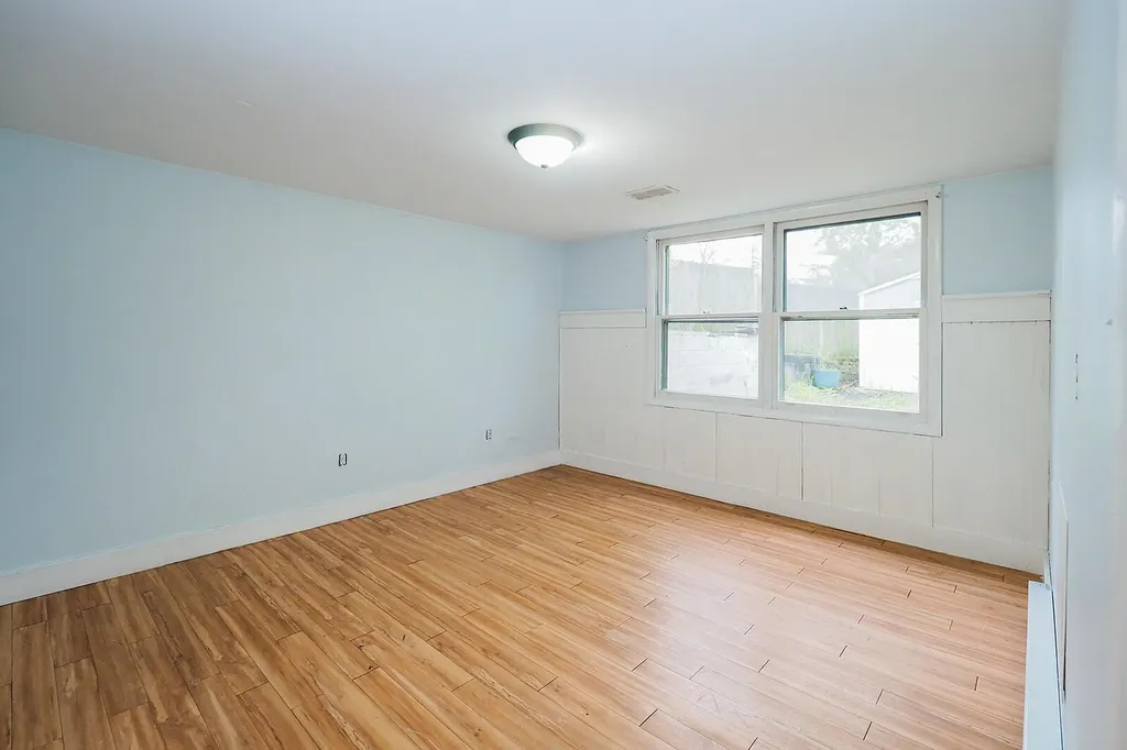 923 Bell Avenue New Buffalo City MI 49117