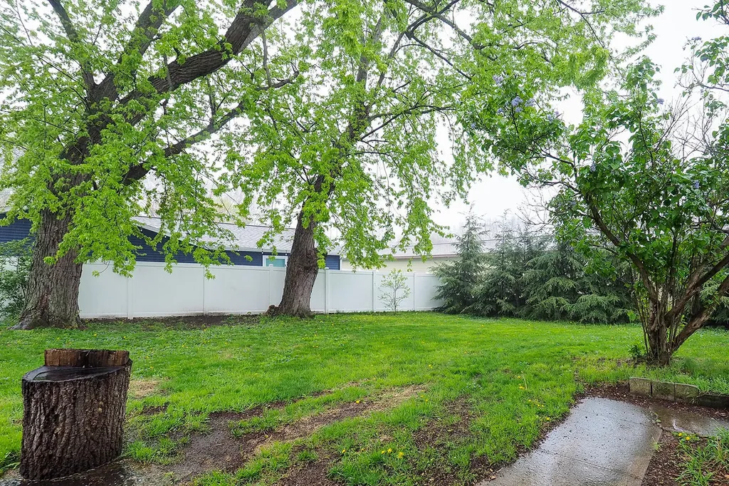 923 Bell Avenue New Buffalo City MI 49117