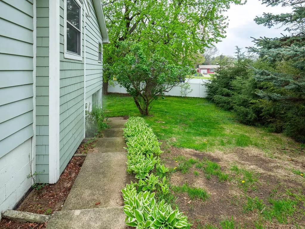 923 Bell Avenue New Buffalo City MI 49117