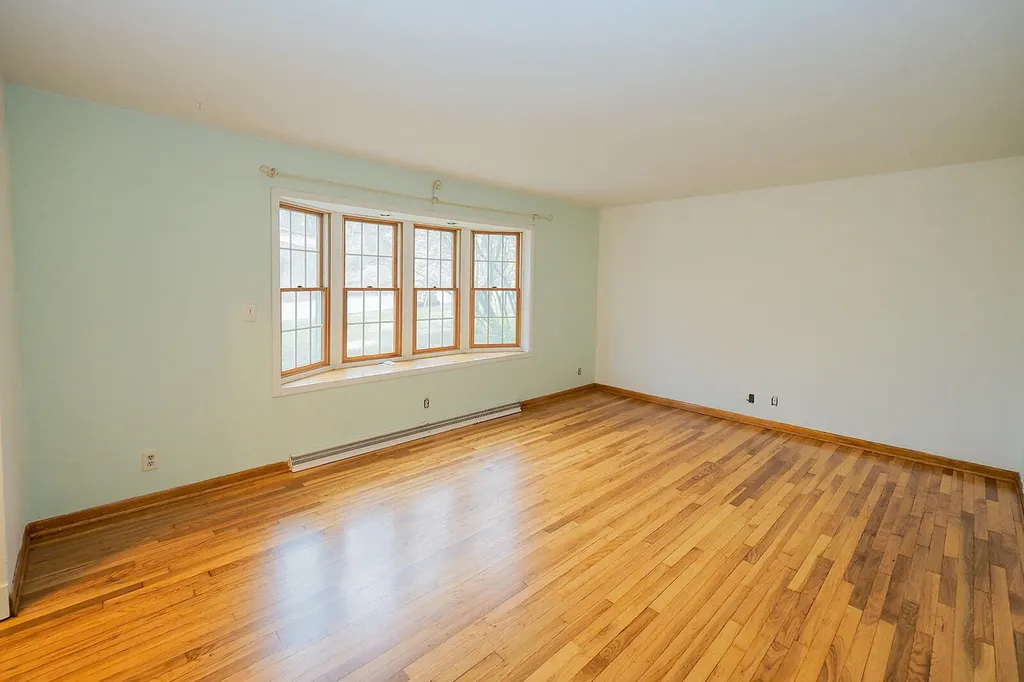 923 Bell Avenue New Buffalo City MI 49117
