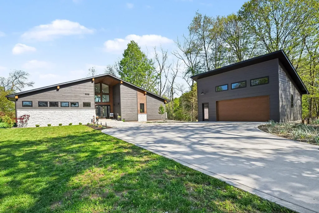 10329 Singer Lake Road Baroda Township MI 49101