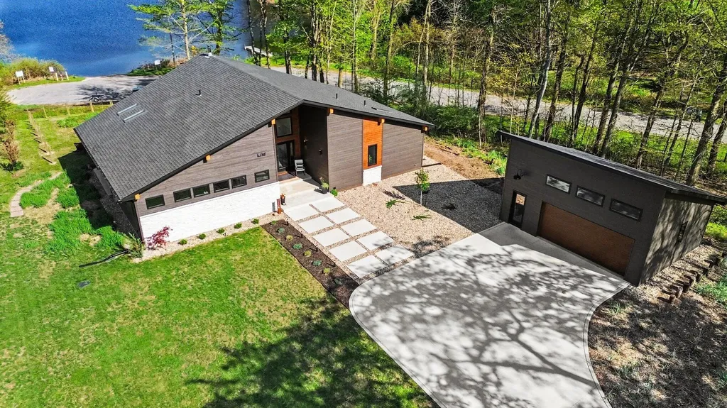 10329 Singer Lake Road Baroda Township MI 49101