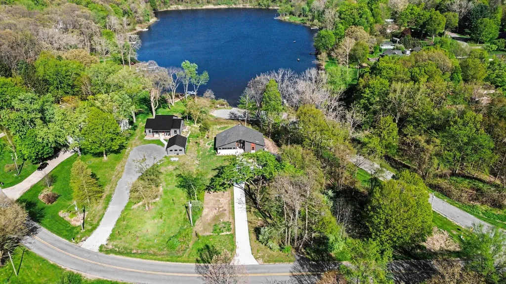 10329 Singer Lake Road Baroda Township MI 49101