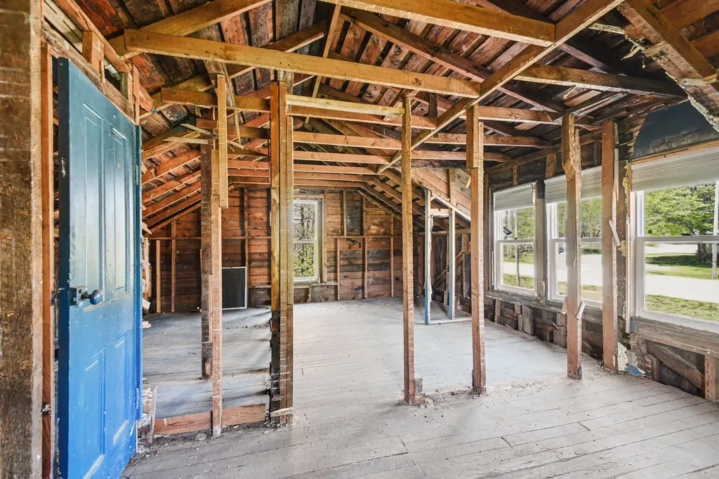 26663 Main Street Edwardsburg Village MI 49112