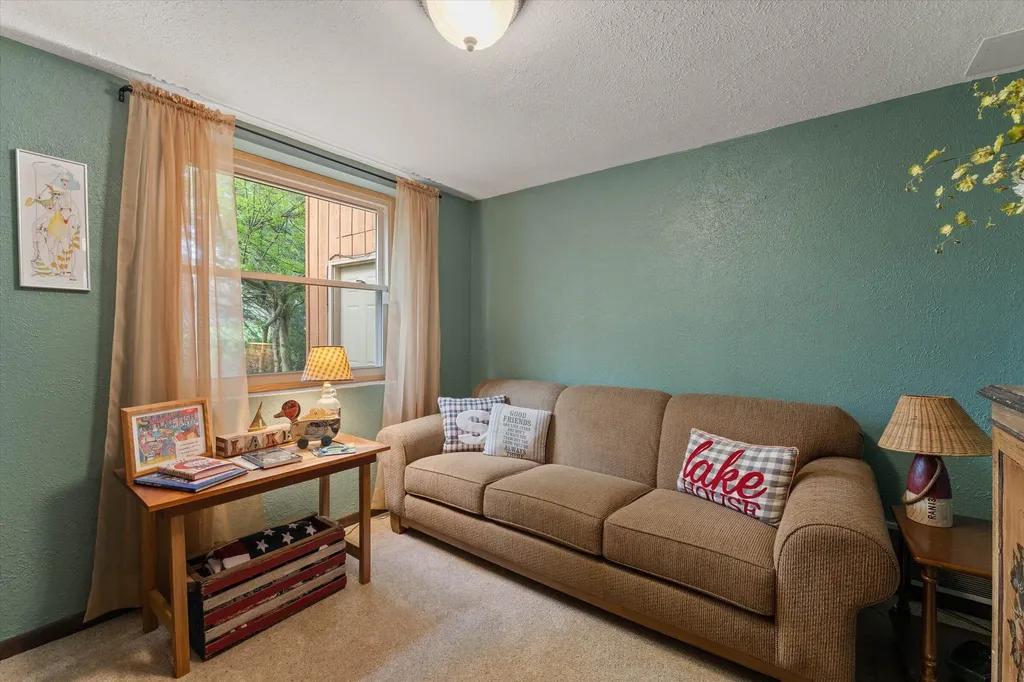 70328 Lakeview Drive Ontwa Township MI 49112