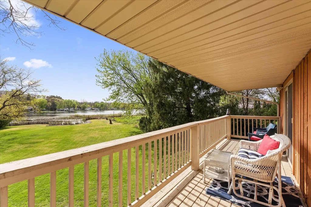 70328 Lakeview Drive Ontwa Township MI 49112