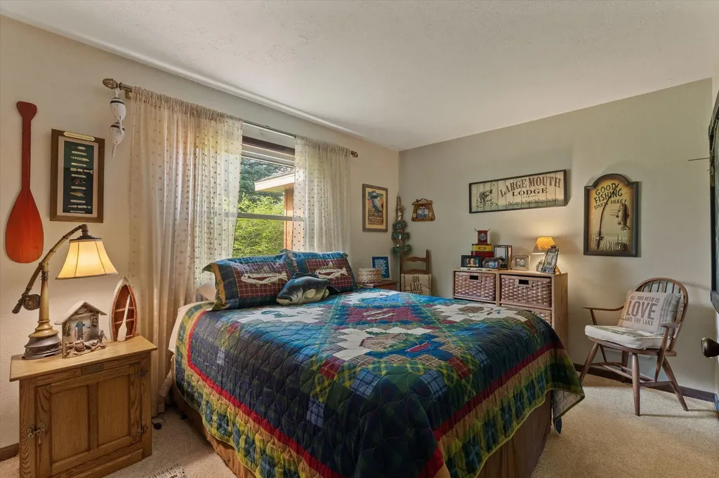 70328 Lakeview Drive Ontwa Township MI 49112