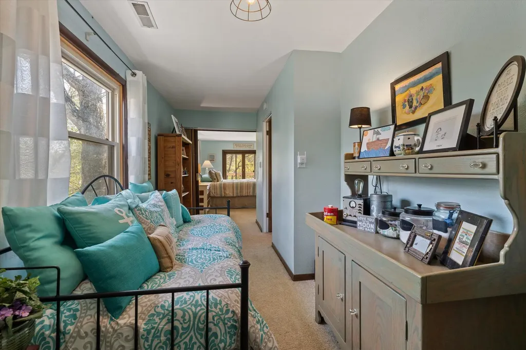 70328 Lakeview Drive Ontwa Township MI 49112