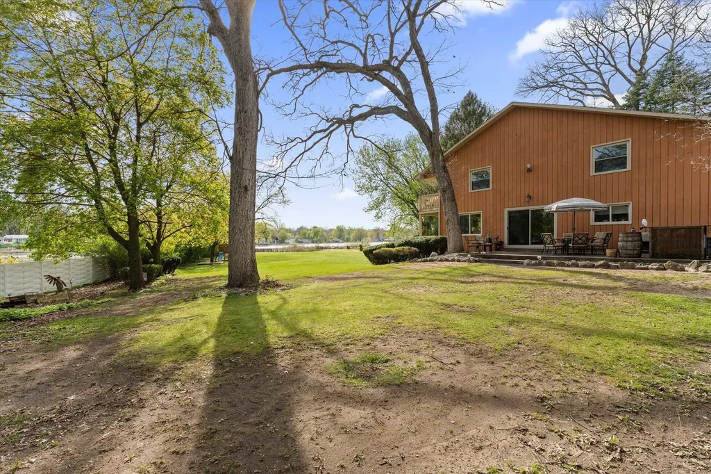 70328 Lakeview Drive Ontwa Township MI 49112
