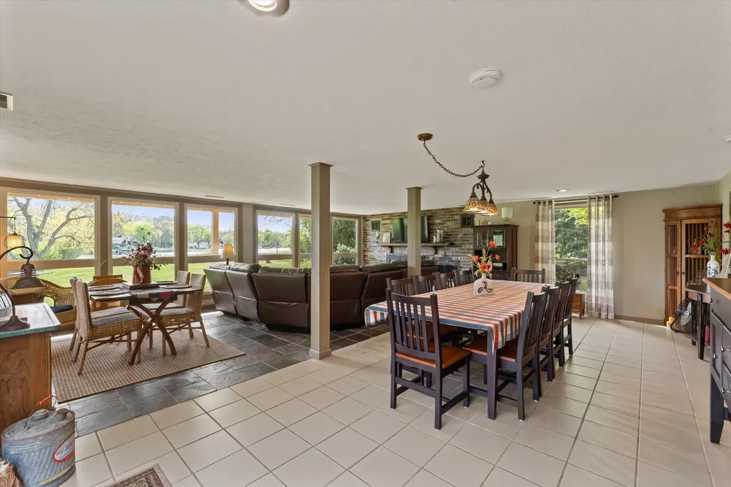 70328 Lakeview Drive Ontwa Township MI 49112