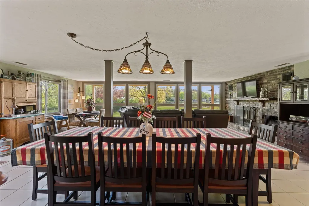 70328 Lakeview Drive Ontwa Township MI 49112