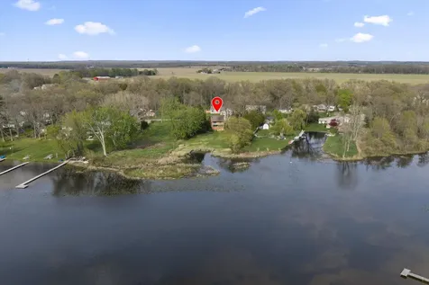 70328 Lakeview Drive Ontwa Township MI 49112