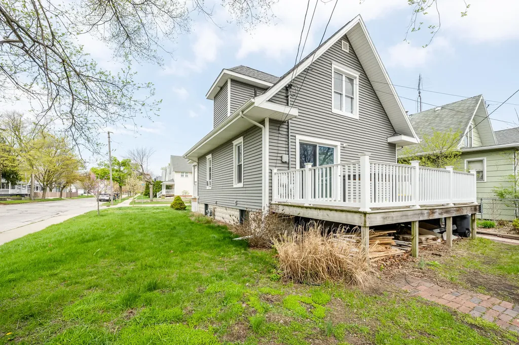 602 Howard Avenue St. Joseph City MI 49085