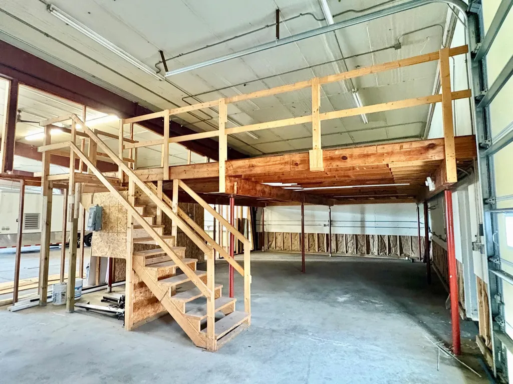 986 E State Street Cassopolis Village MI 49031