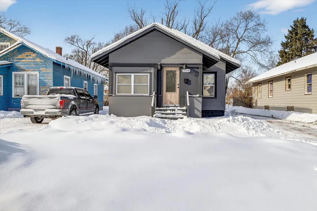 1064 Ogden Avenue Benton Harbor City MI 49022