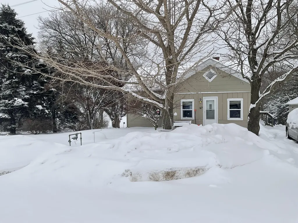 38983 County Road 215 Arlington Township MI 49013