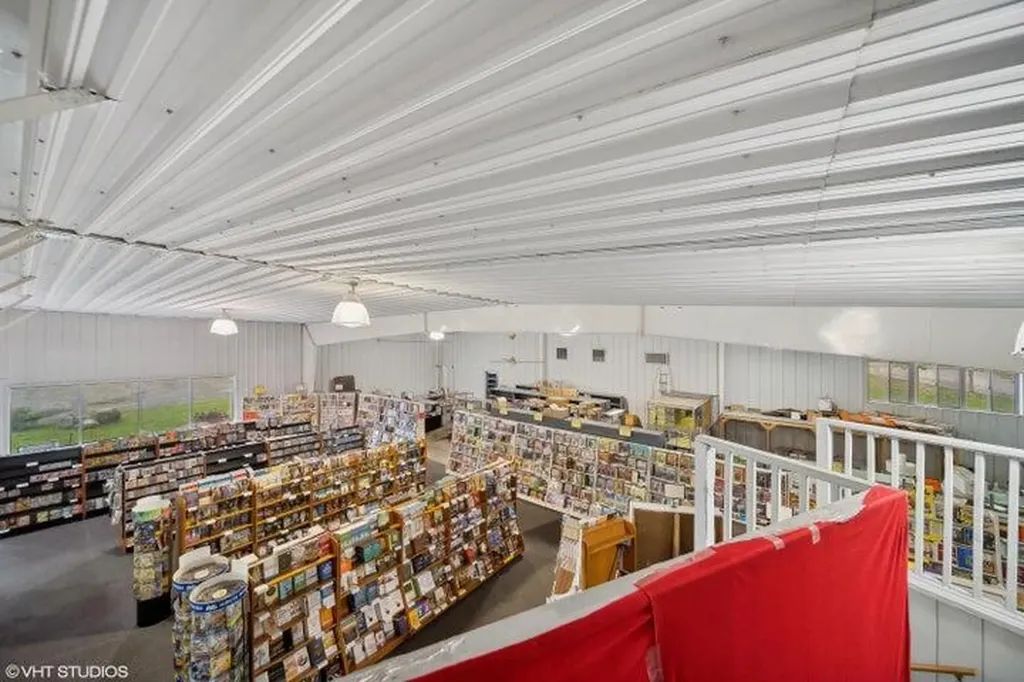 15437 Red Bud Trail N Buchanan Township MI 49107