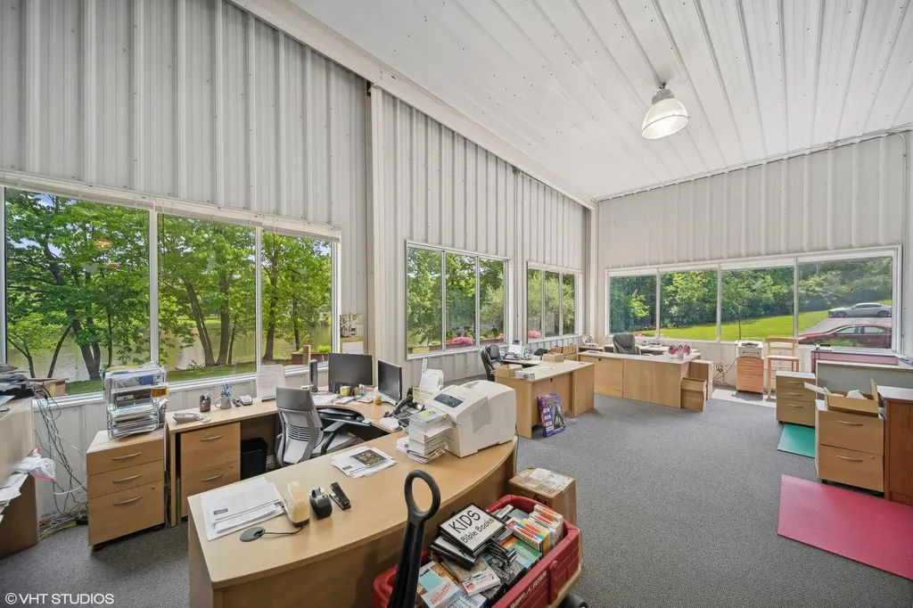 15437 Red Bud Trail N Buchanan Township MI 49107