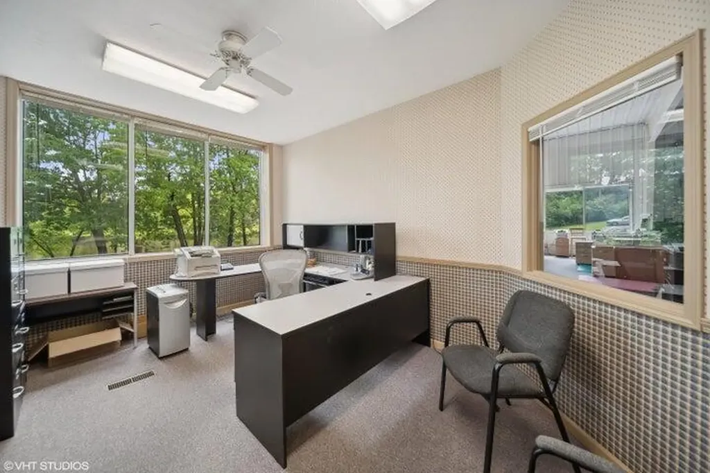 15437 Red Bud Trail N Buchanan Township MI 49107