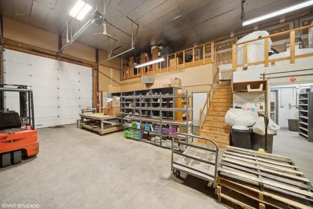 15437 Red Bud Trail N Buchanan Township MI 49107