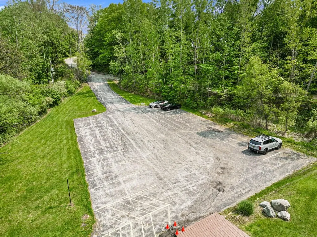 15437 Red Bud Trail N Buchanan Township MI 49107