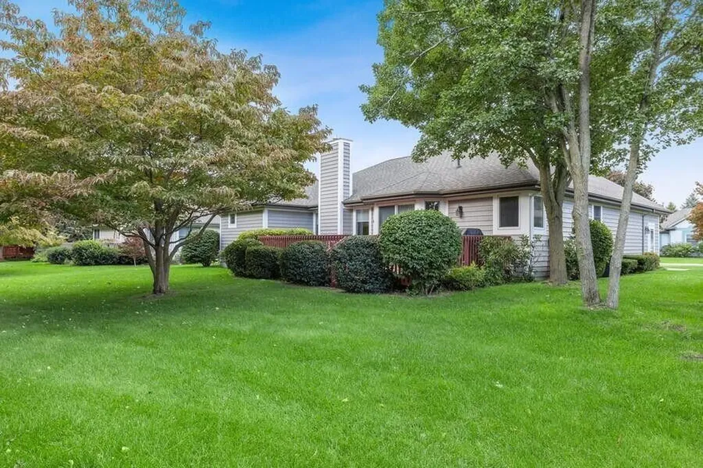 2381 Shoreham Highlands Street St. Joseph Charter Township MI 49085
