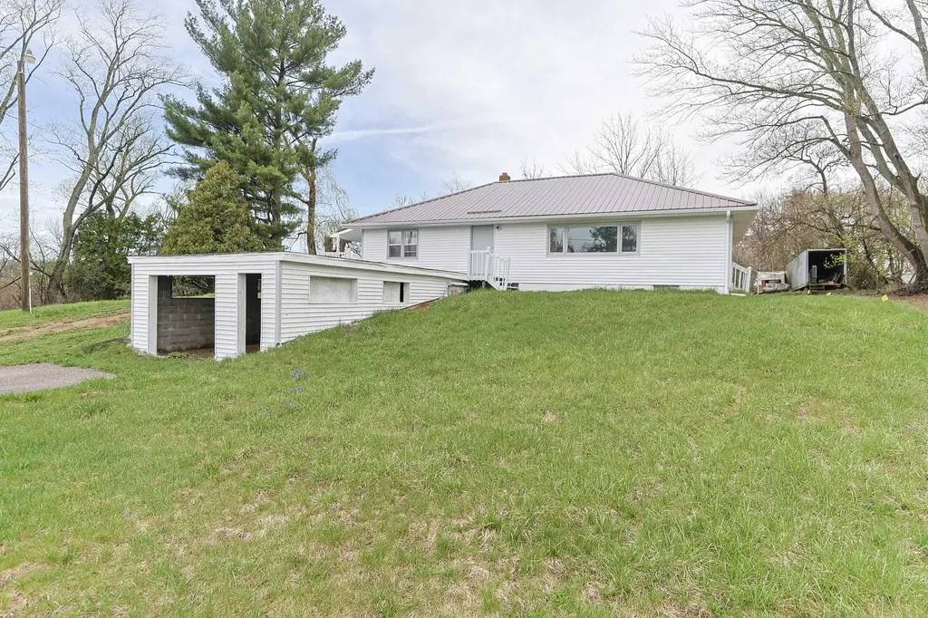 1582 Bakertown Road Bertrand Township MI 49107