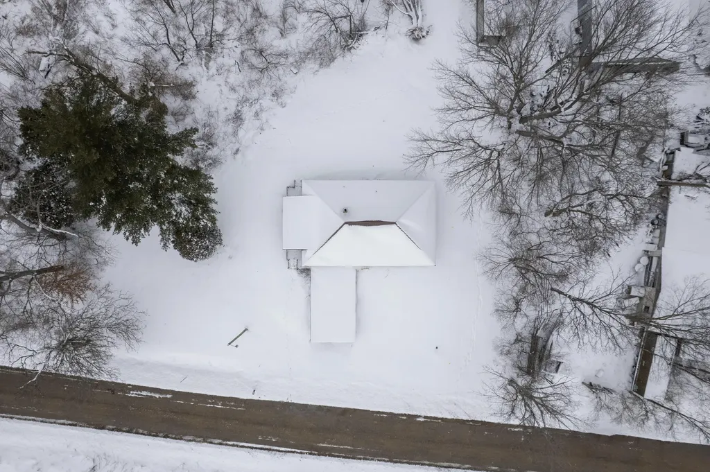 1582 Bakertown Road Bertrand Township MI 49107