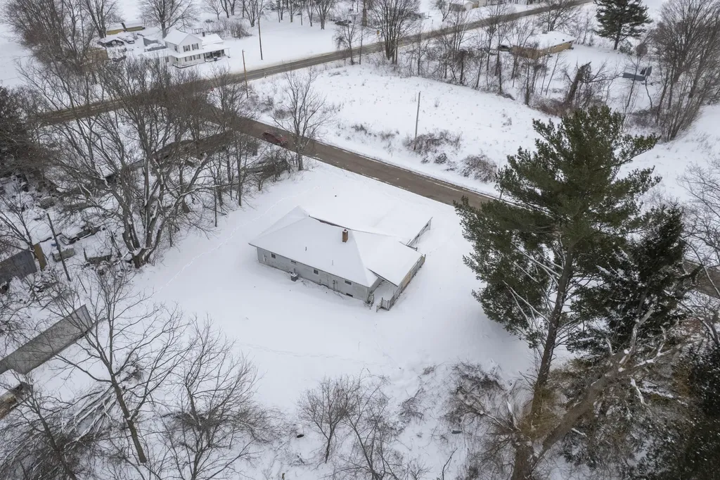 1582 Bakertown Road Bertrand Township MI 49107