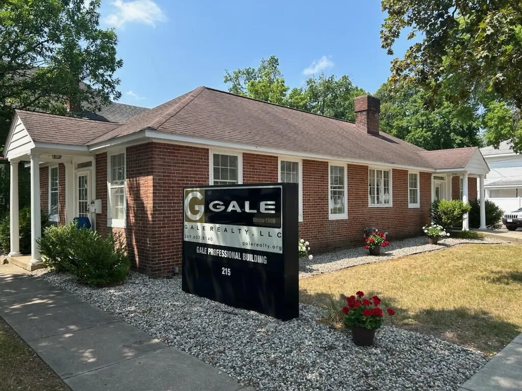 215 N Kalamazoo Street Paw Paw Village MI 49079