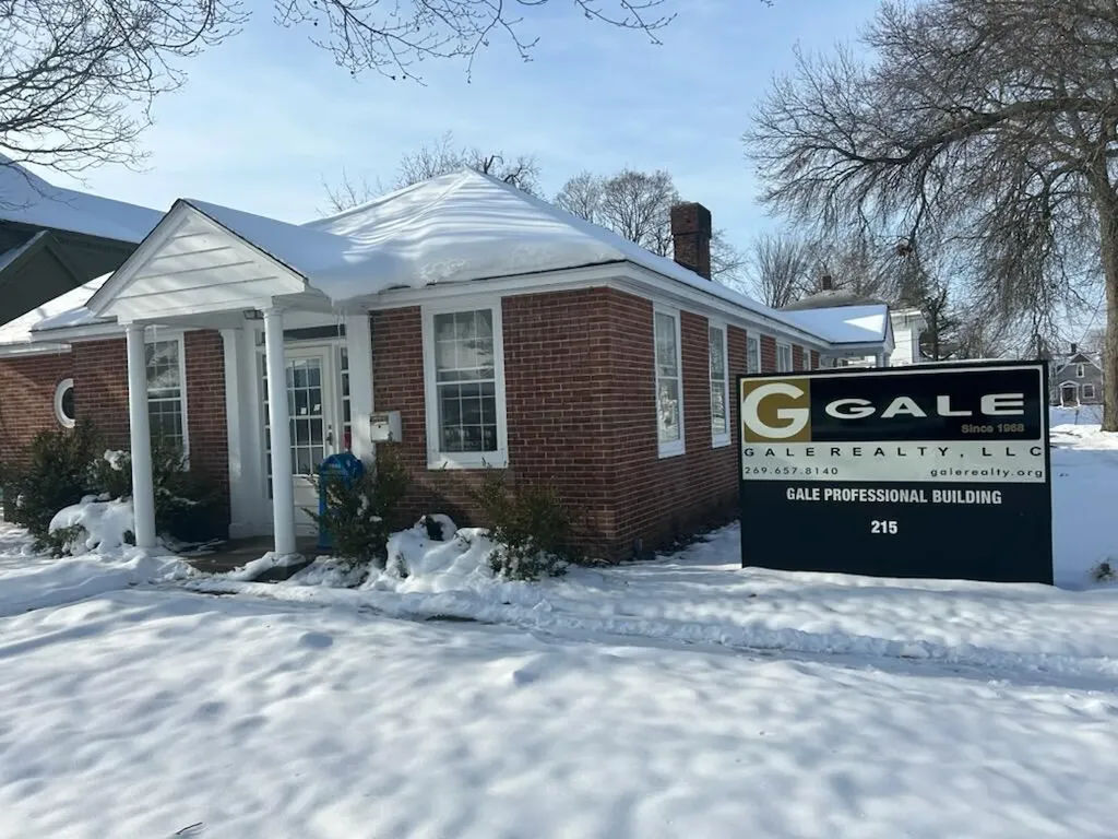 215 N Kalamazoo Street Paw Paw Village MI 49079