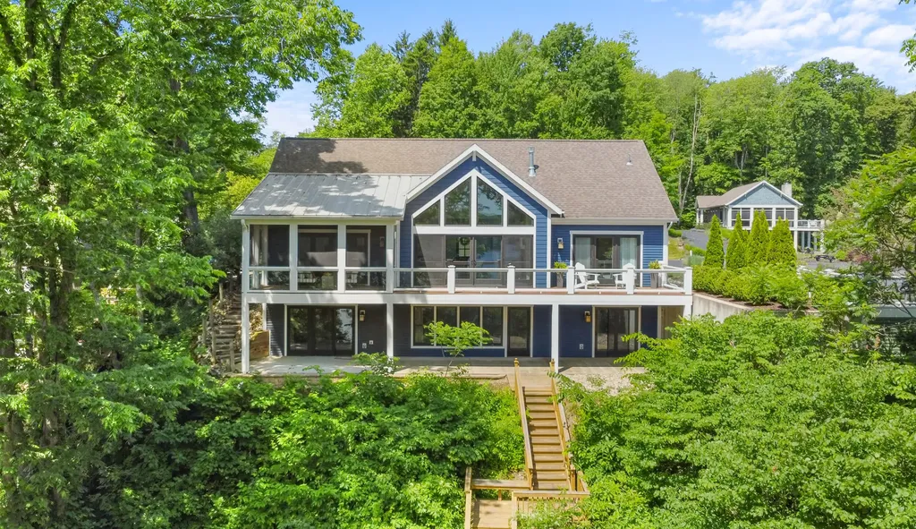 11087 Lake Shore Drive Oronoko Charter Township MI 49103