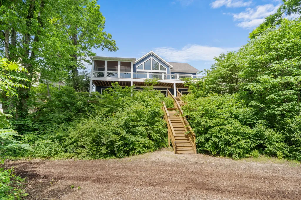 11087 Lake Shore Drive Oronoko Charter Township MI 49103