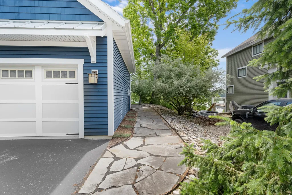 11087 Lake Shore Drive Oronoko Charter Township MI 49103