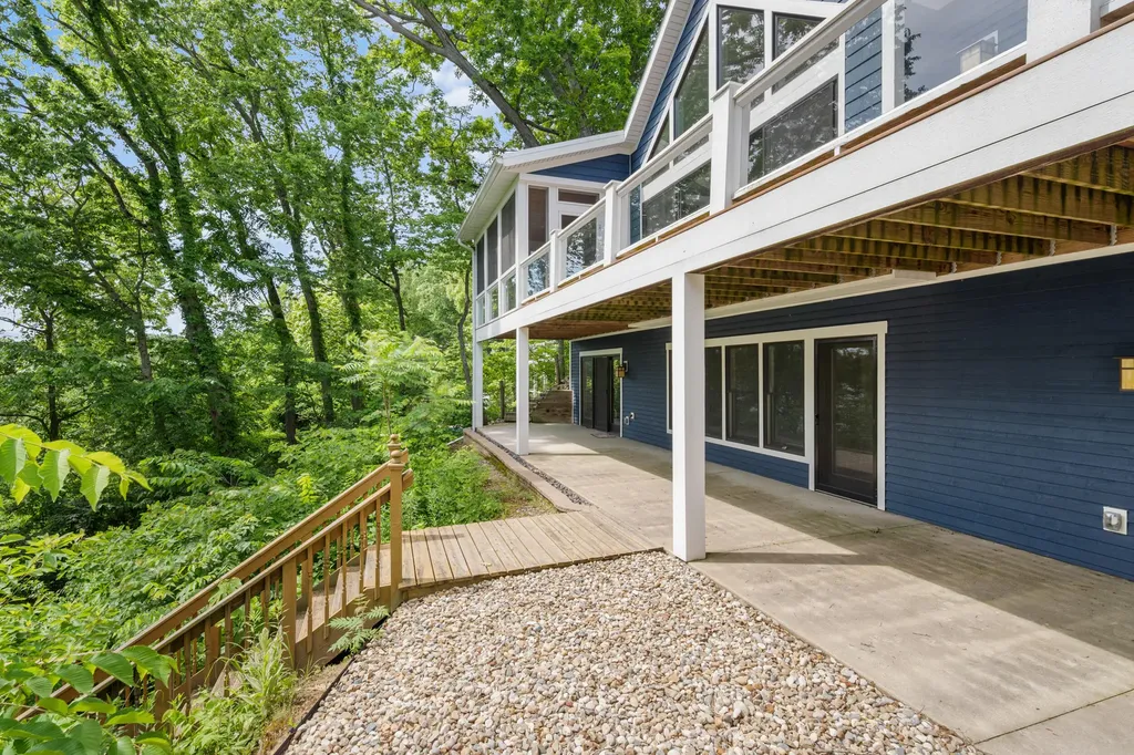 11087 Lake Shore Drive Oronoko Charter Township MI 49103