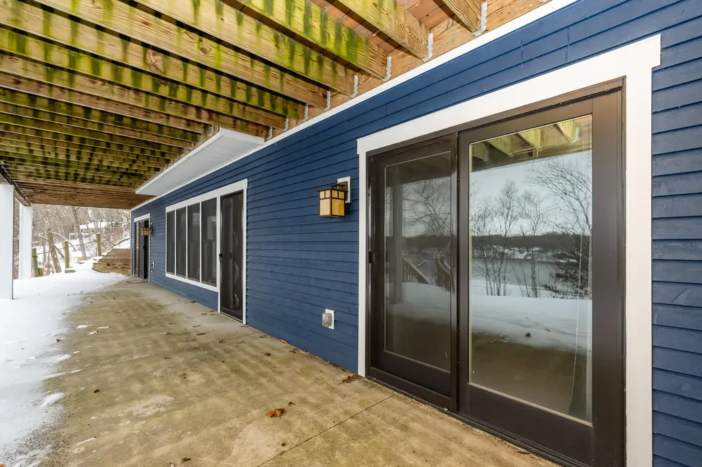 11087 Lake Shore Drive Oronoko Charter Township MI 49103