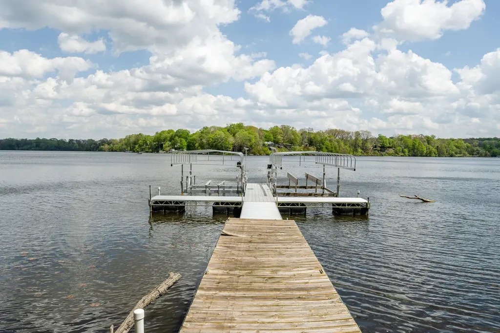 11087 Lake Shore Drive Oronoko Charter Township MI 49103
