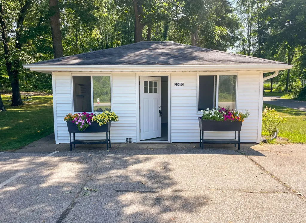 50463 M152 Silver Creek Township MI 49047