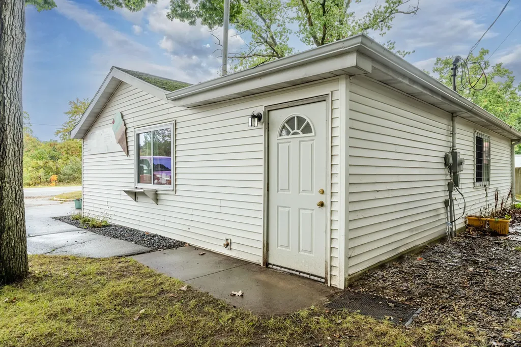 50463 M152 Silver Creek Township MI 49047