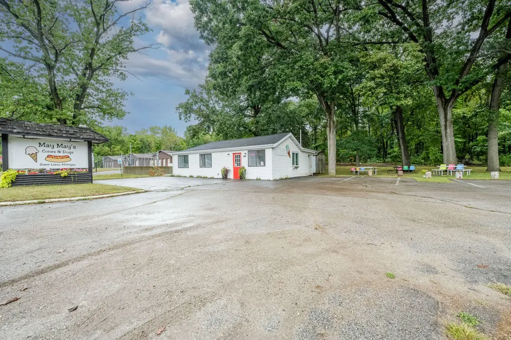 50463 M152 Silver Creek Township MI 49047