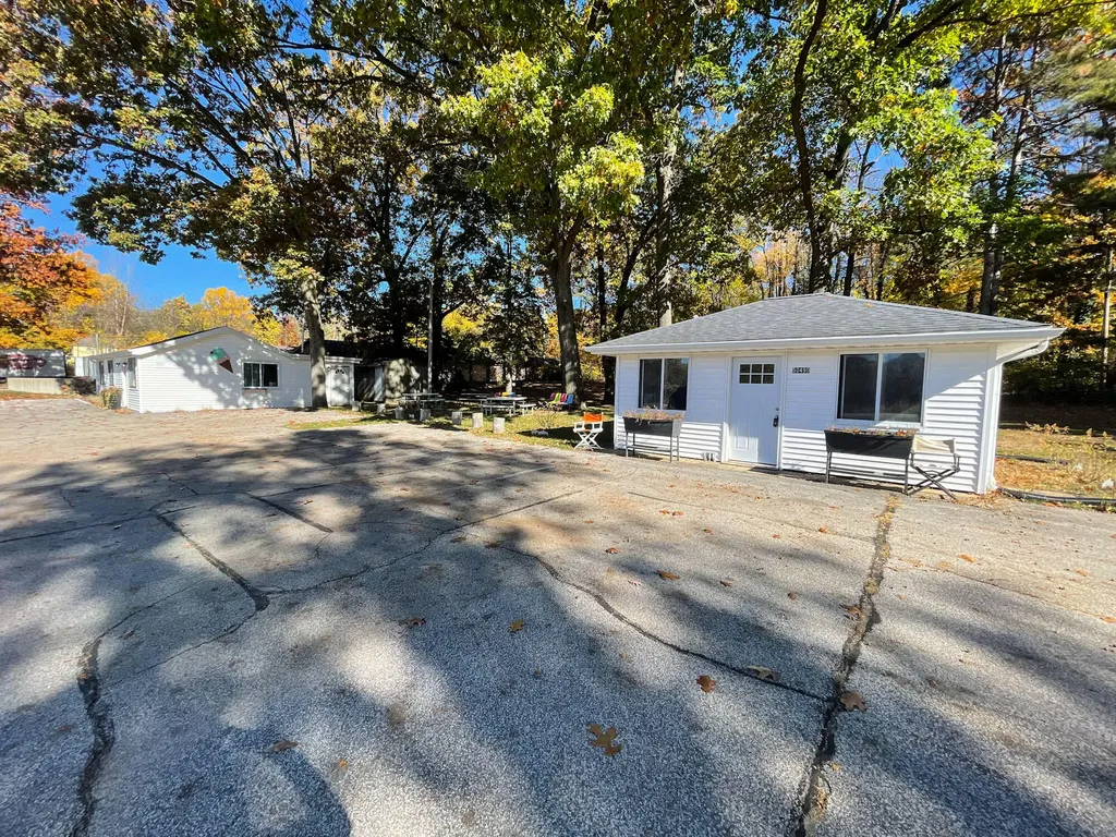 50463 M152 Silver Creek Township MI 49047