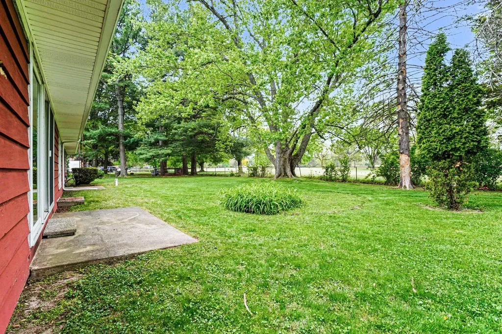 16172 Brookwood Drive Buchanan Township MI 49107